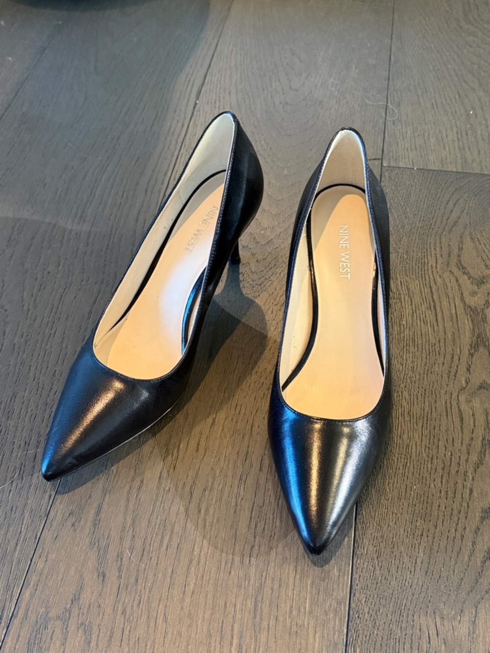 Nine West Black Leather Pointed-Toe Kitten Heel Pumps